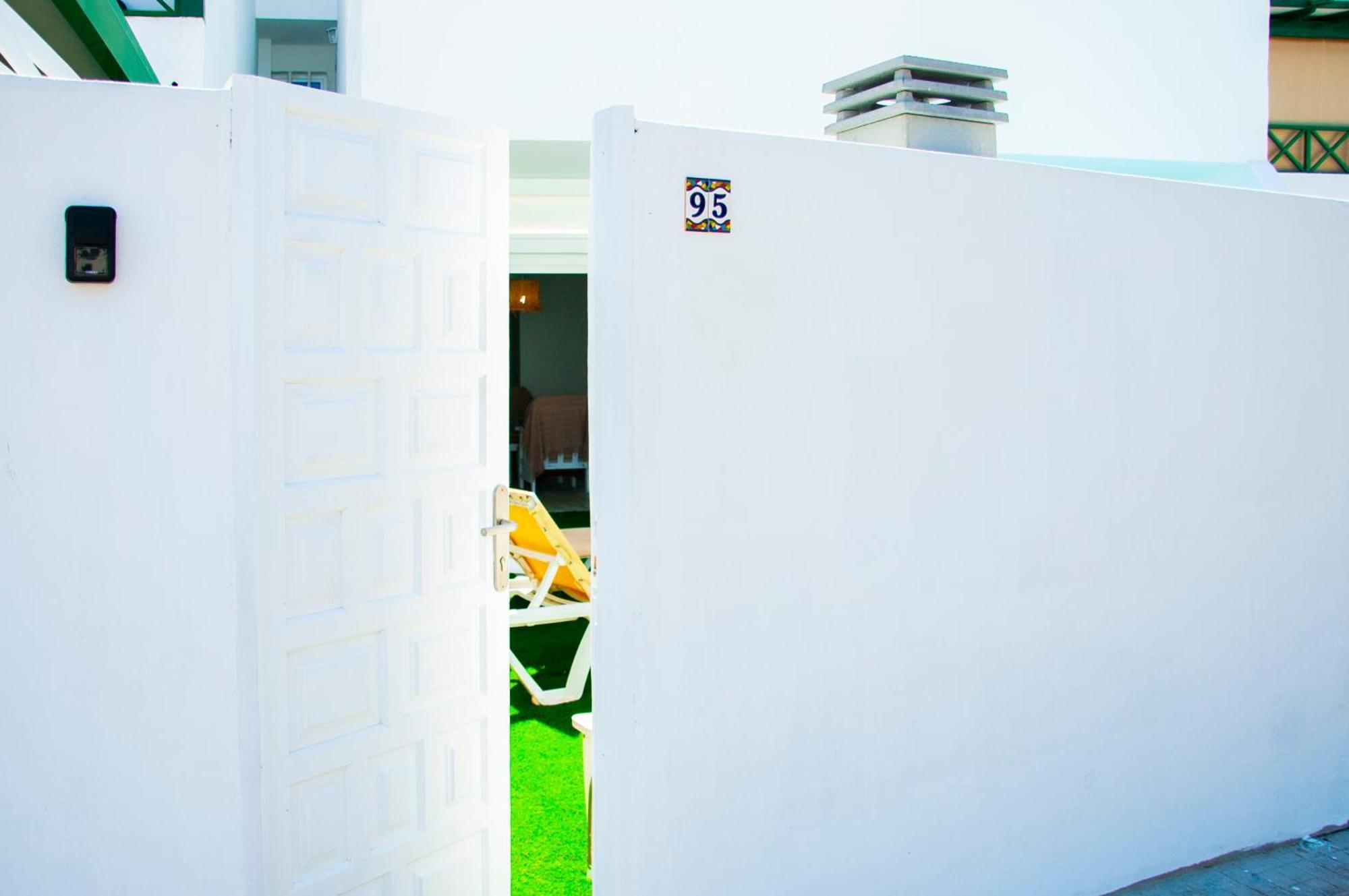 Vibesol Pool Heated House Appartement Playa Honda  Buitenkant foto
