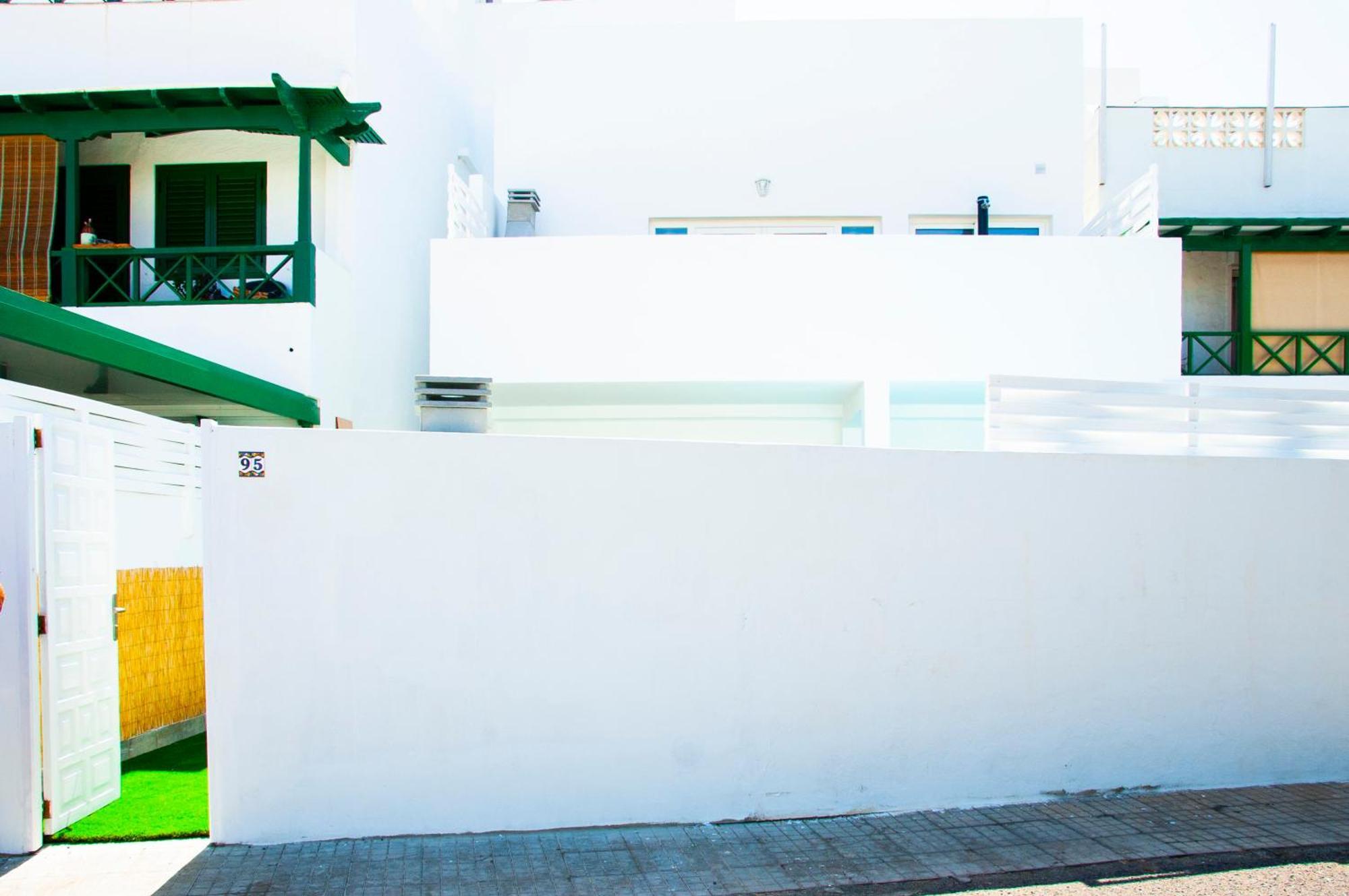 Vibesol Pool Heated House Appartement Playa Honda  Buitenkant foto
